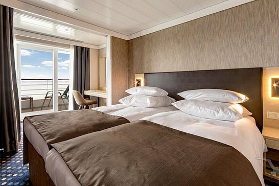 MS Amera - Phoenix Seereisen - 2-Bett-Suite mit Balkon Panoramadeck (buchb. 2-3) *GOLD* (V3)