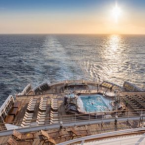 Queen Mary 2 HEck