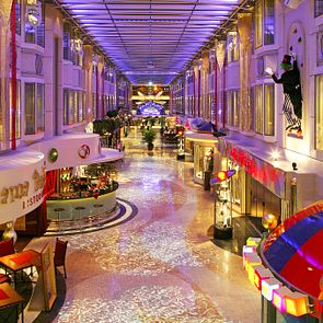 COLOR FANATSY Promenade