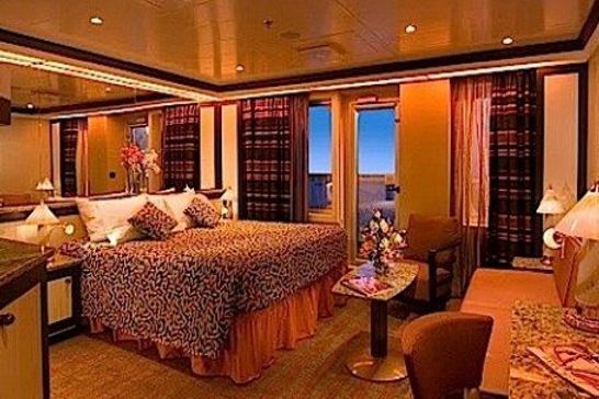Carnival Splendor - Carnival Cruise Line - Spa-Suite (SS)