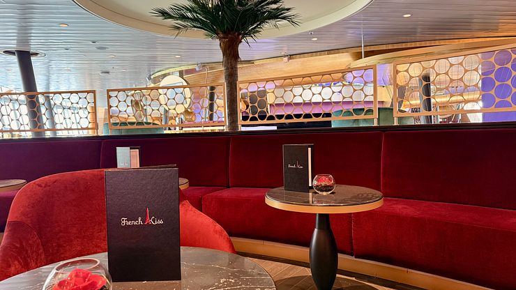 Das neue French Kiss Bistro & Bar an Bord von AIDAdiva