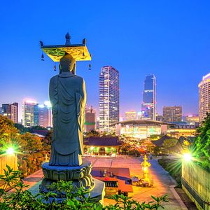 Seoul_Bongeunsa Temple_AdobeStock_83571616 © tawatchai1990_mio
