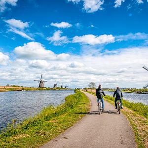 Kinderdijk Windmühlen_AdobeStock_158580650©riccam_abo_heller