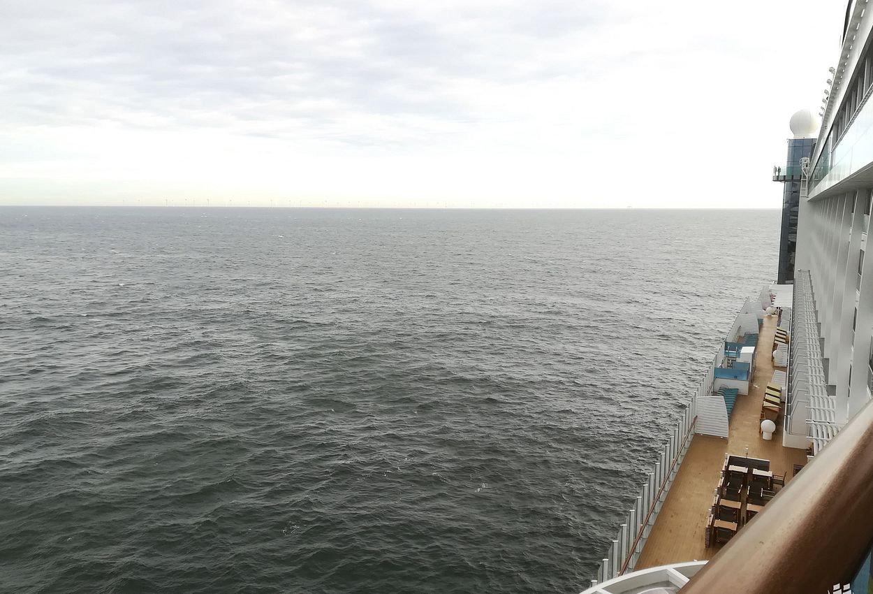 Blick aus einer Balkonkabine der AIDAperla