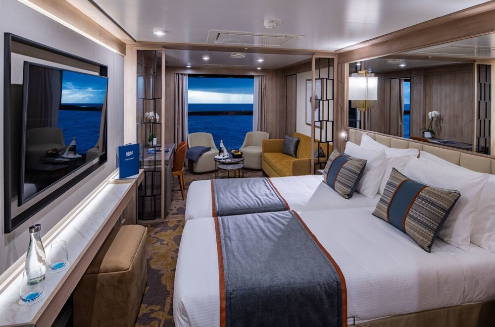 World Voyager - Nicko Cruises Hochsee - Infinity Deluxe Kabine, absenkbare Panoramafront, Deck 6 (OI)