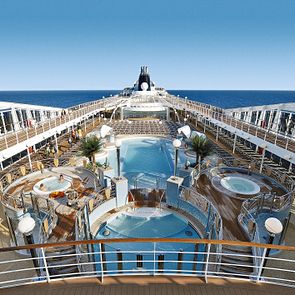 MSC POESIA Pooldeck