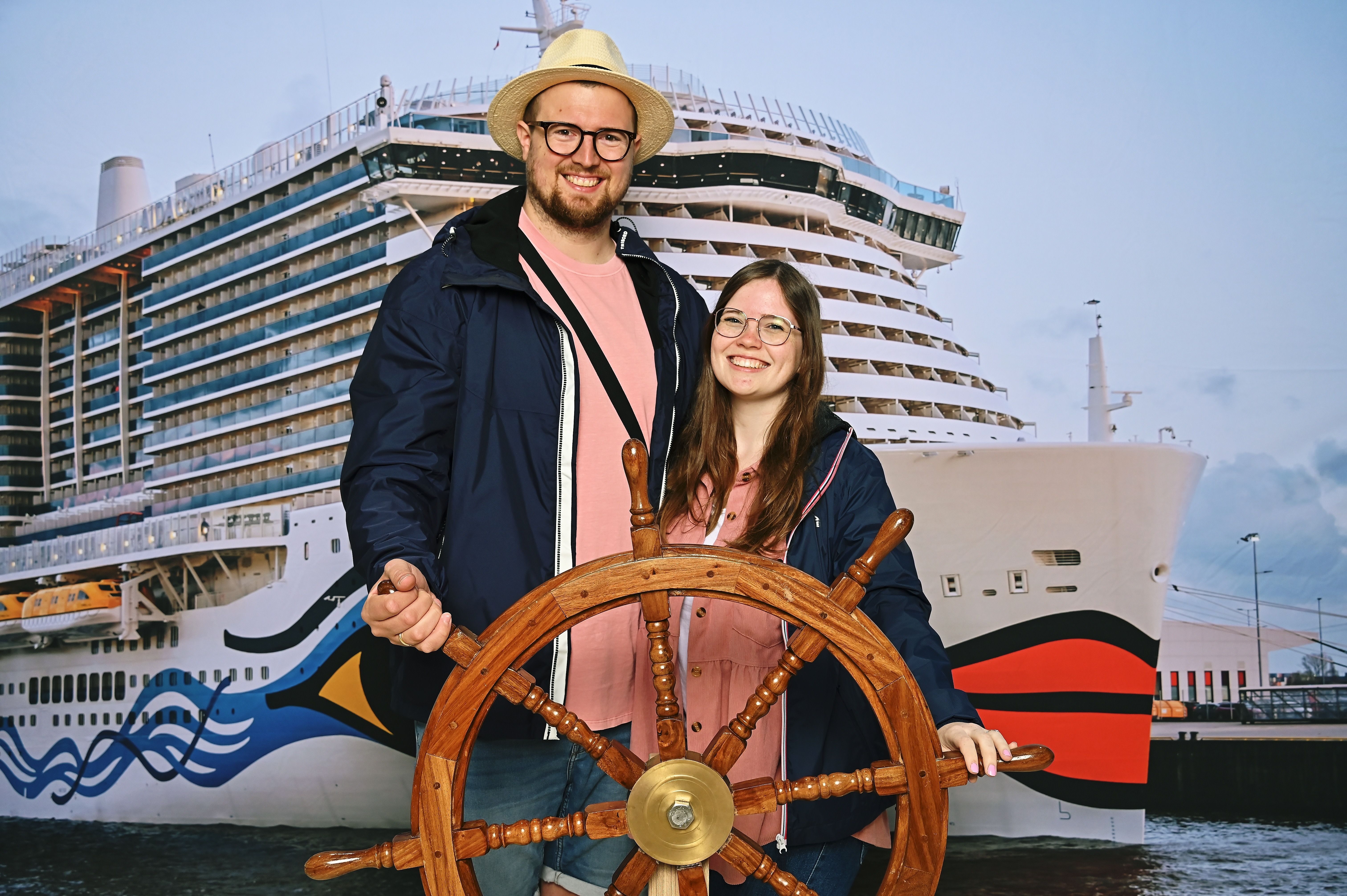 Tobi und Nina auf der AIDAcosma