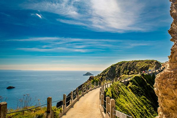 Q:\Destinationen\Großbritannien\Kanalinseln\Sark\Sark_Klippen_Kanalinseln_AdobeStock_122688361©Dom.jpeg