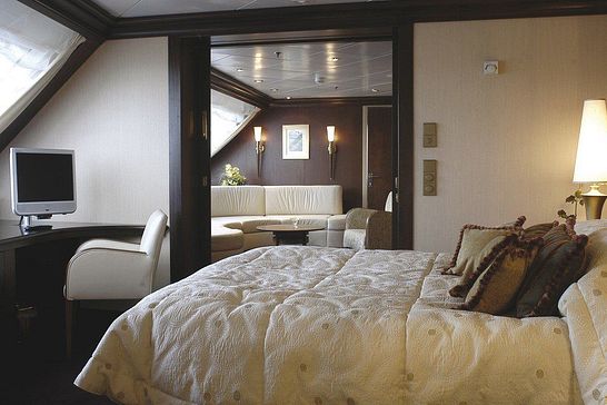 Color Fantasy - Color Line - 5-Sterne Owners-Suite mit Meerblick (O7)