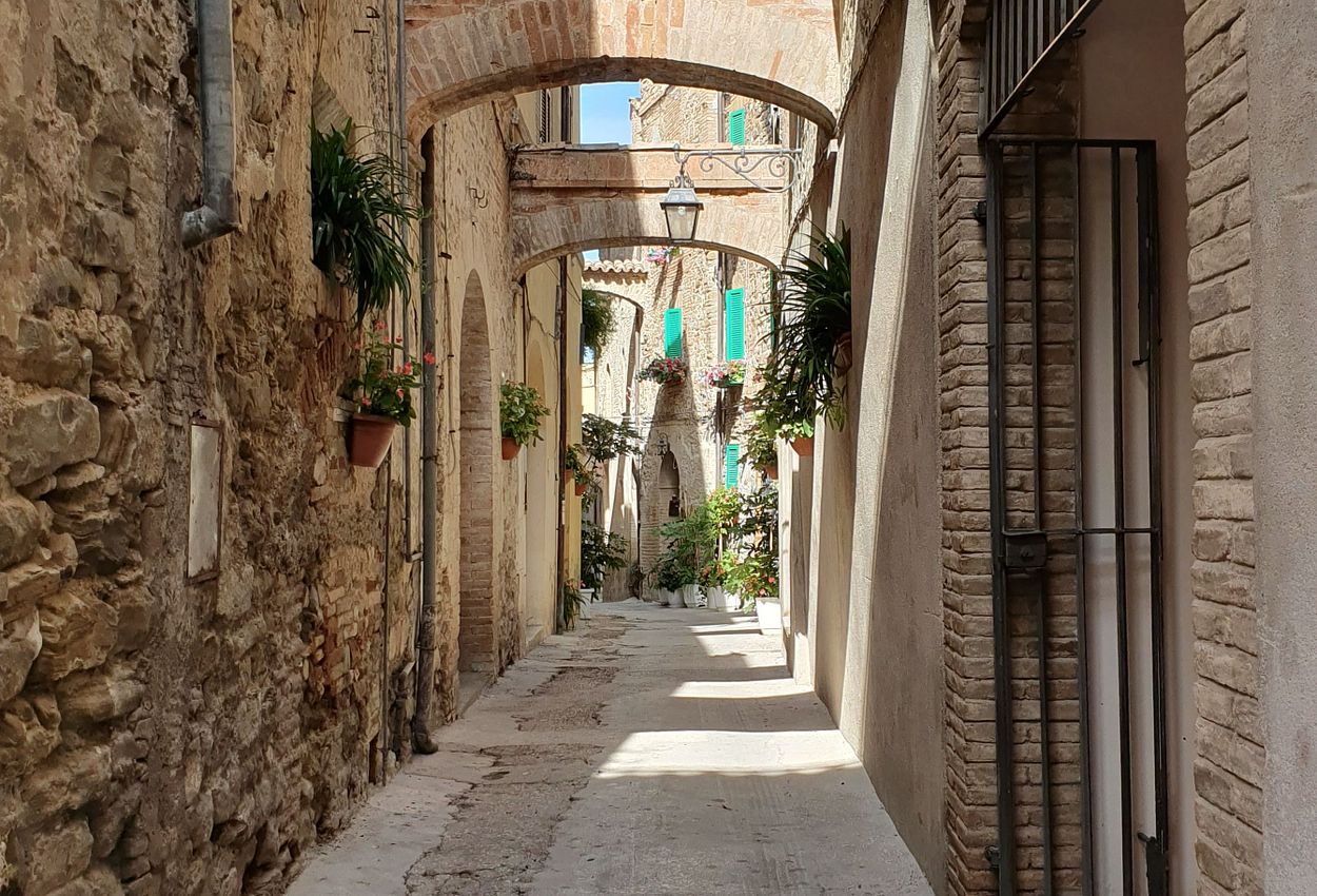 Idyllische Gässchen in Bevagna