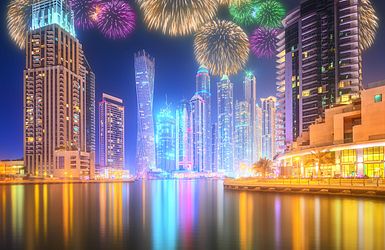 Dubai Feuerwerk an der Marina