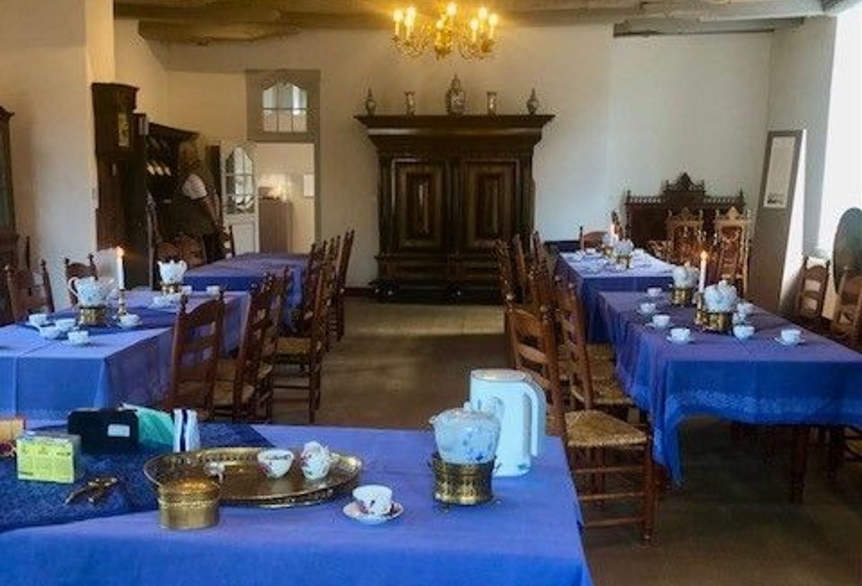 Teezeremonie im Norder Teemuseum