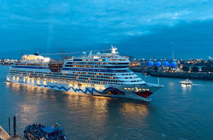Impressionen zu AIDA wird 30 - AIDAsol - Südengland, Guernsey & Mont-Saint-Michel ab Hamburg