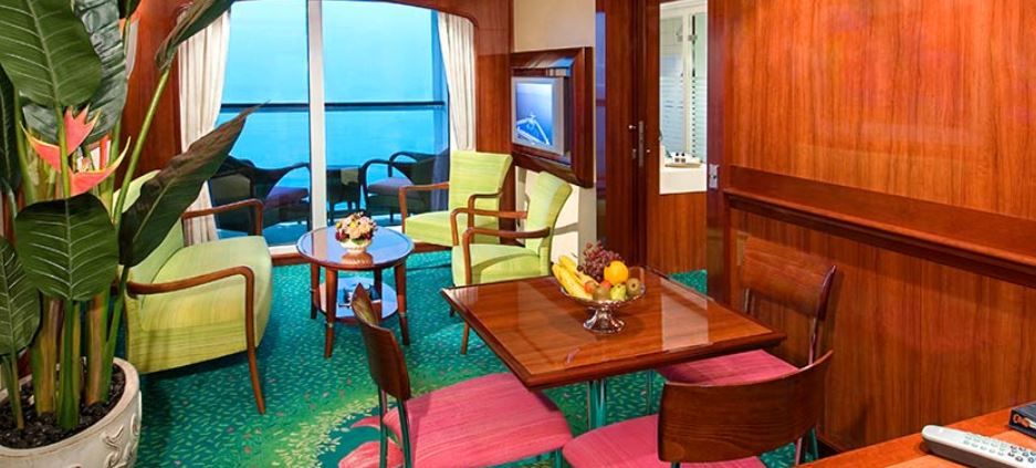Norwegian Jewel - Norwegian Cruise Line - The Haven Coutyard Penthouse