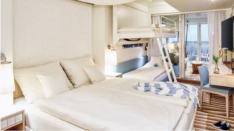 AIDAprima Junior Suite Lounge