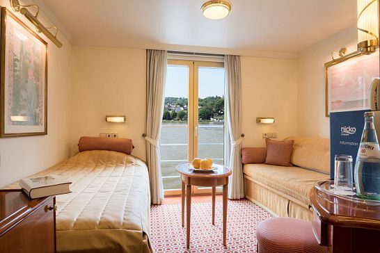 MS FREDERIC CHOPIN - Nicko Cruises - 1-Bett Oberdeck mit französischem Balkon (OE)