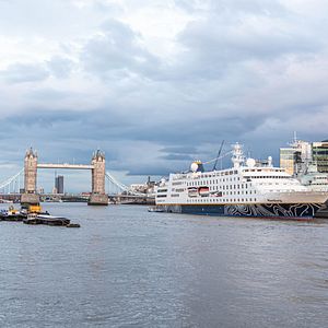 MS Hamburg in London