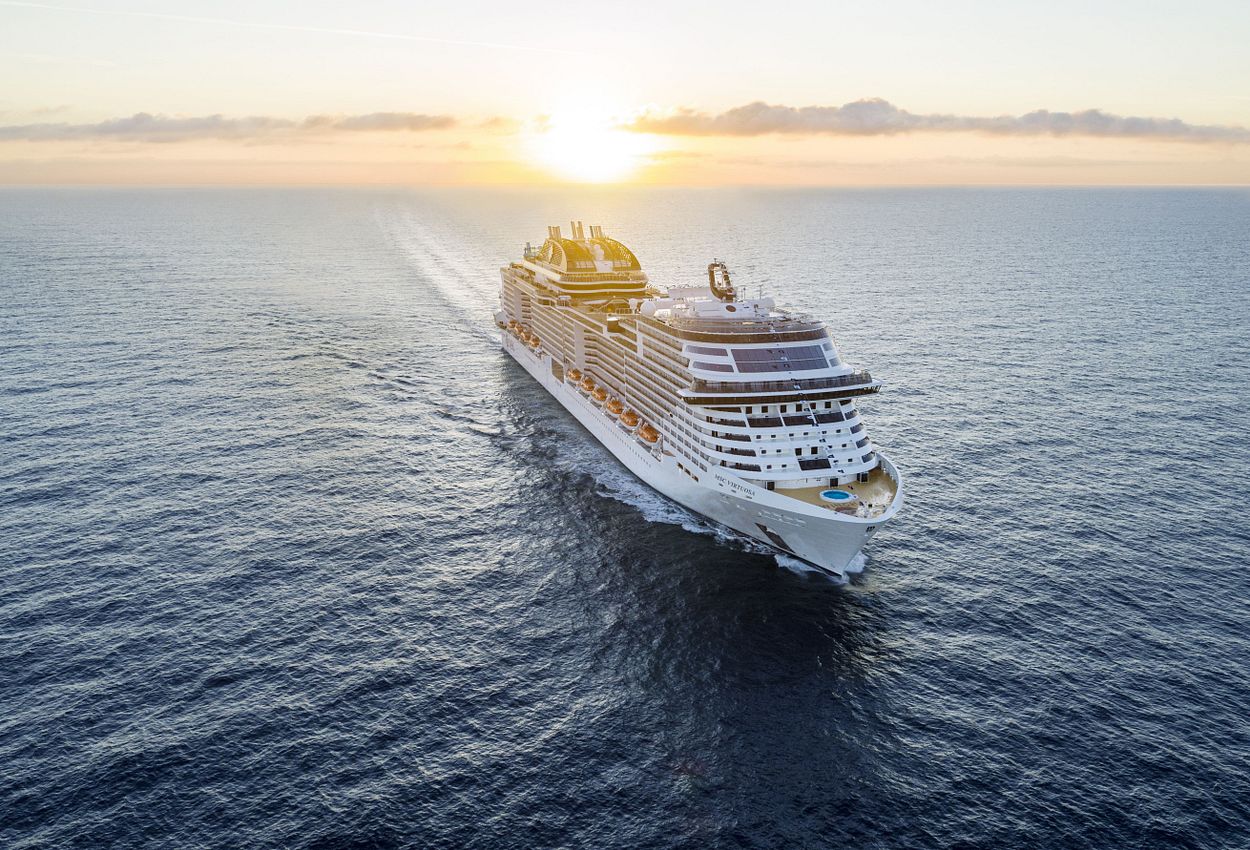Die MSC Virtuosa auf See