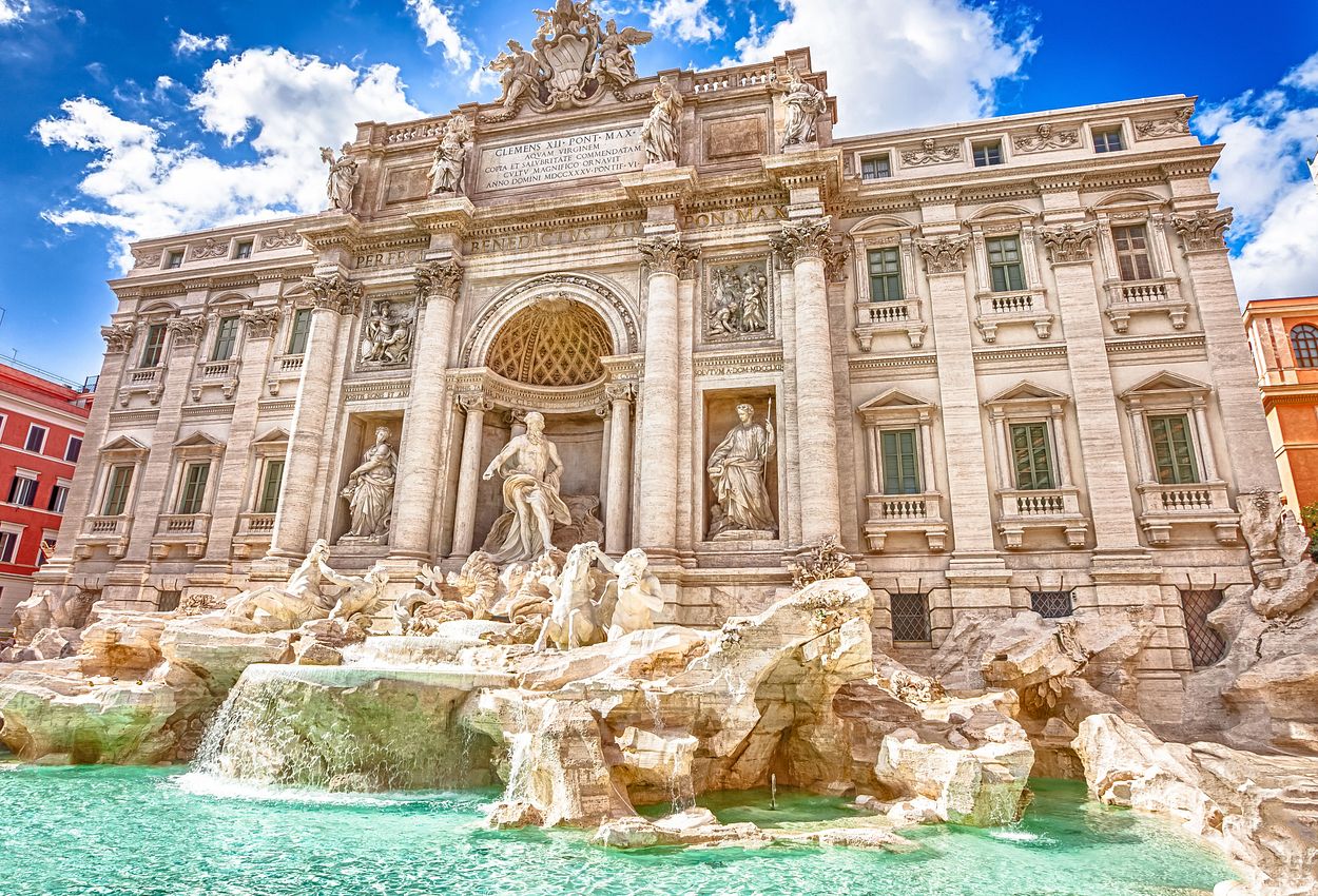 Blick auf den Trevi Brunnen in Rom