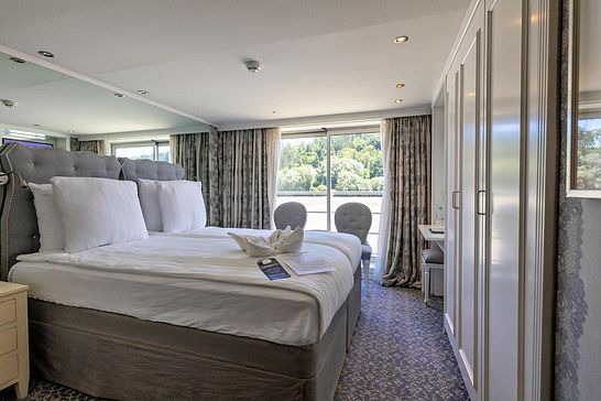 Compass Empress Obedeck