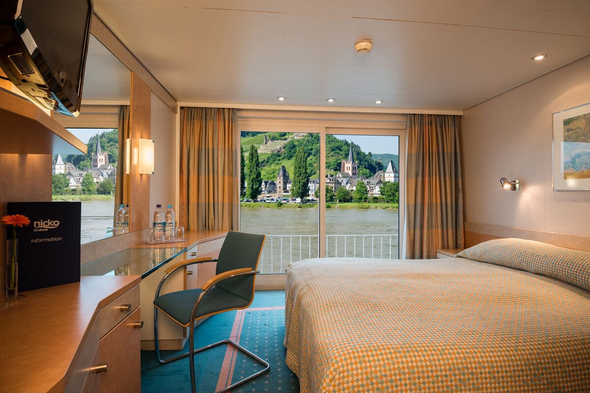MS VIKTORIA - Nicko Cruises - 2-Bett Oberdeck achtern mit französischem Balkon (OX)